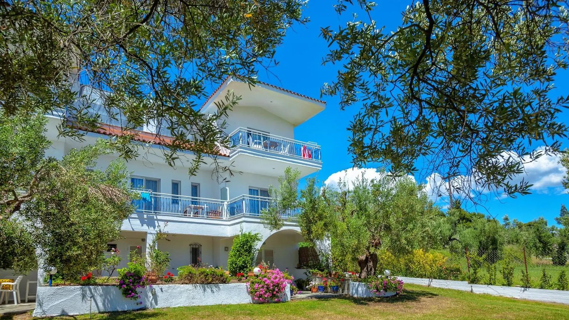 Xenios Faros Apartments Possidi Grecja