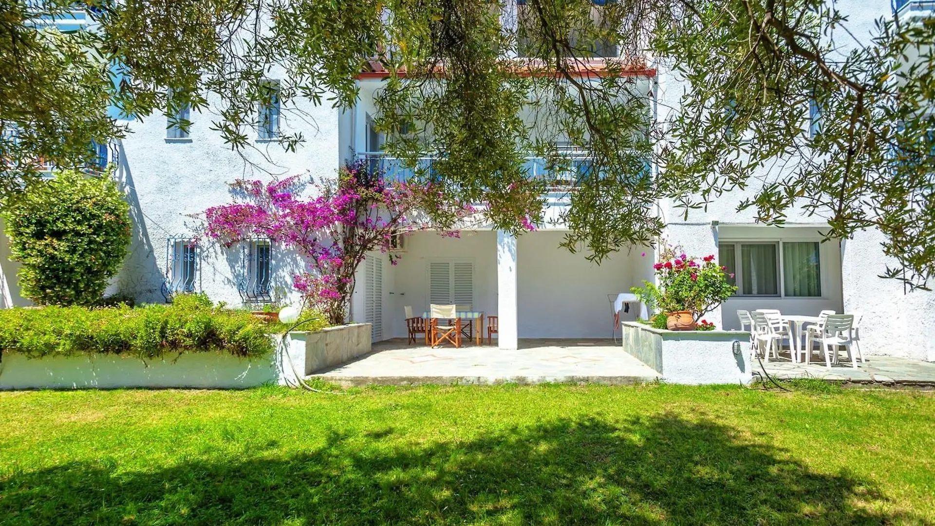 Xenios Faros Apartments Possidi