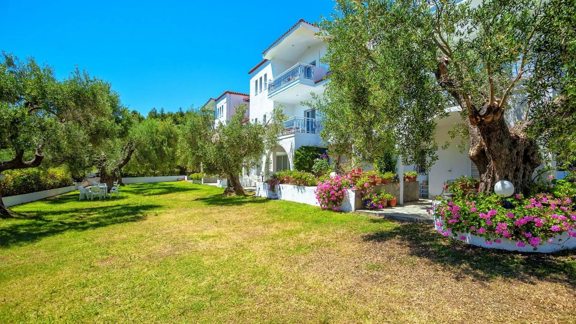 Xenios Faros Apartments Possidi